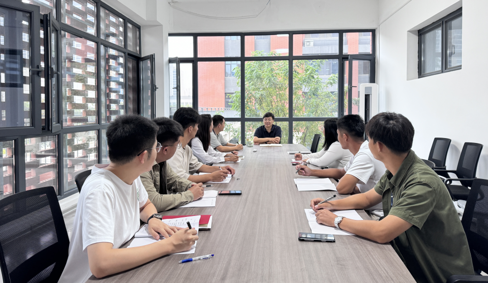 凝心聚力启新程，携手并进绘华章 ——济南德雅高级中学综合组集体教研工作会议