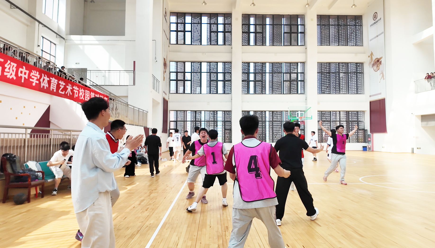 特色课程 | 济南德雅高级中学体育艺术节高二年级校园篮球联赛圆满收官!